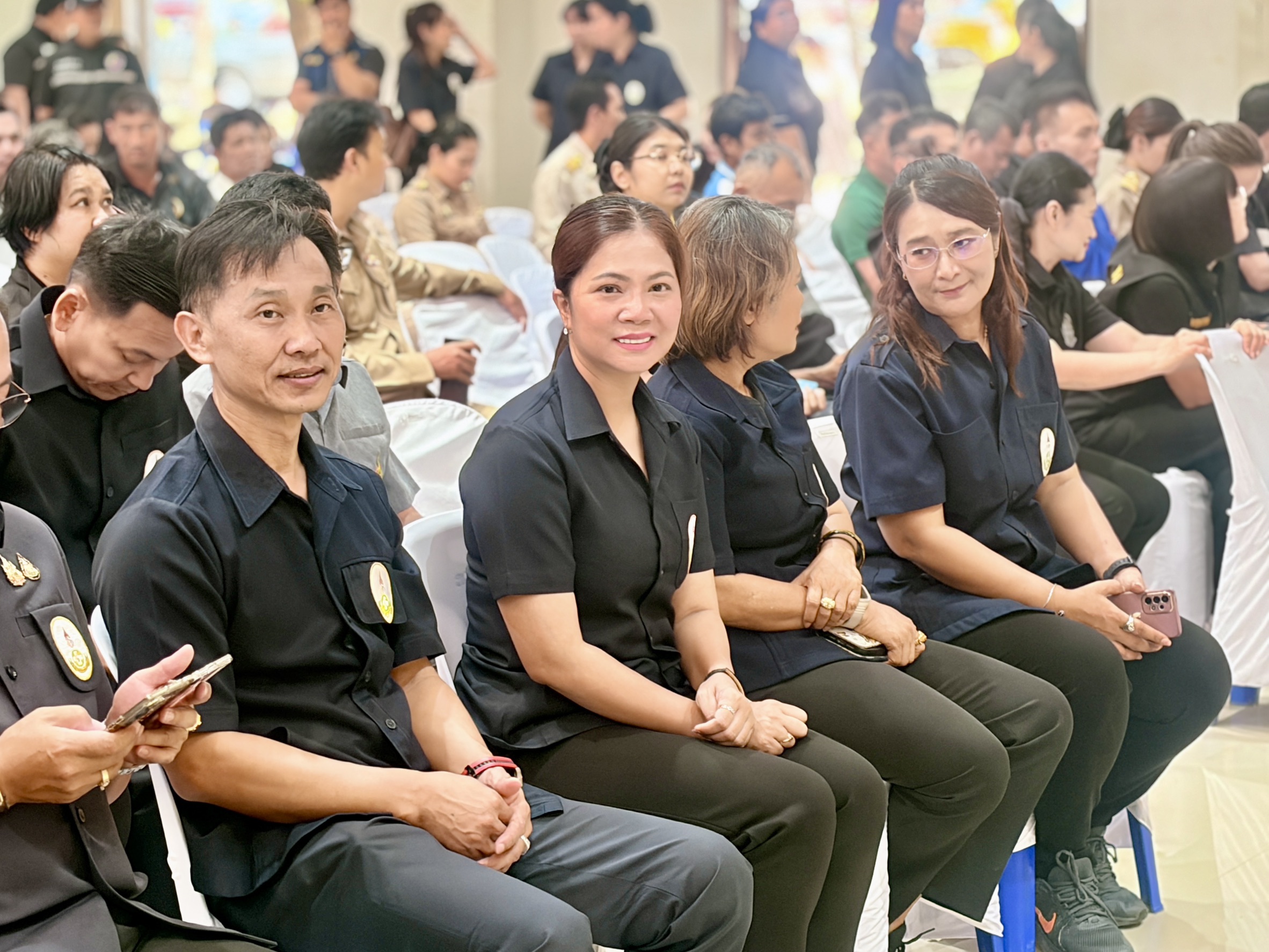 title - ปฏิรูปที่ดินจังหวัดเพชรบุรี พร้อมด้วย เจ้าหน้าที่ ส.ป.ก.เพชรบุรี ร่วมจัดนิทรรศการและกิจกรรมให้บริการ โครงการคลินิกเกษตรเคลื่อนที่ในพระราชานุเคราะห์สมเด็จพระบรมโอรสาธิราชฯ สยามมกุฎราชกุมาร เฉลิมพระเกียรติเนื่องในวันเฉลิมพระชนมพรรษา พระบาทสมเด็จพระเจ้าอยู่หัว 28 กรกฎาคม 2569 